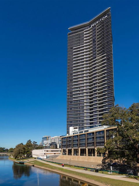 Meriton Suites Church Street, Parramatta - Holiday Jervis Bay 3