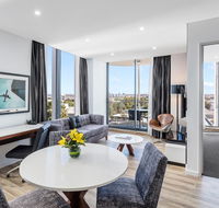 Meriton Suites Mascot Central - Holiday Jervis Bay