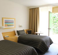 Mid City Motor Inn Queanbeyan - Holiday Jervis Bay
