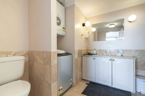 Milsons Point Apartment With Harbour Bridge Views - Holiday Jervis Bay 2
