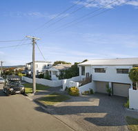 Minutes walk to Peregian Beach and surf - Unit 1/28 Pelican Street - Holiday Jervis Bay