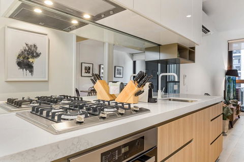 Modern Apartment With Balcony Near Kings Domain - Holiday Jervis Bay 2