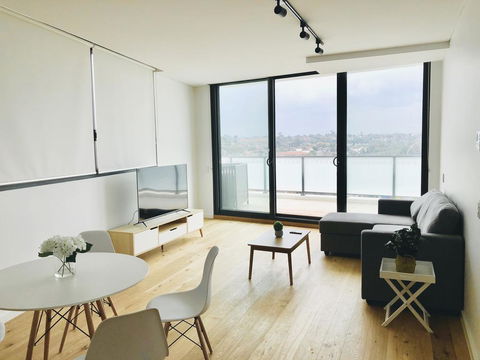 Modern Designer 2BR Apartment Near Airport & Beach - Holiday Jervis Bay 0
