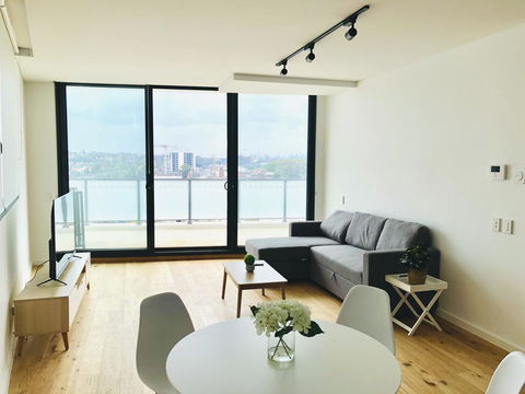 Modern Designer 2BR Apartment Near Airport & Beach - Holiday Jervis Bay 1