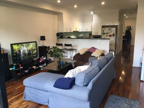 Modern House Close To Sydneys Vibrant Newtown Area - Holiday Jervis Bay 1