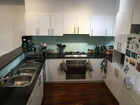 Modern House Close To Sydneys Vibrant Newtown Area - Holiday Jervis Bay 2