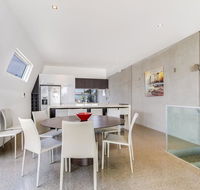 Nautilus 2 Luxury Retreat - Modern beachfront townhouse WiFi water views - Holiday Jervis Bay