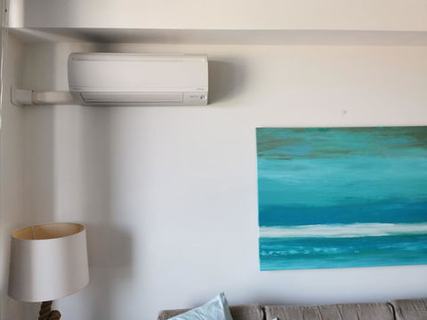 Near Airport & Train Station Stylish Two-Story Apartment - Holiday Jervis Bay 2