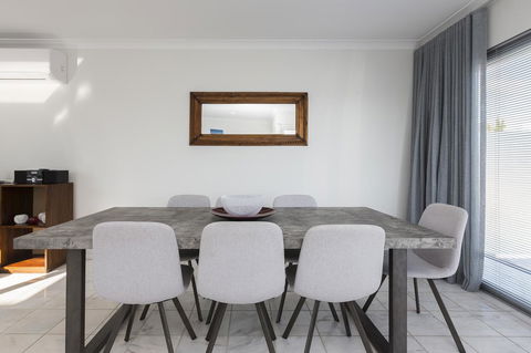 Cottesloe Beach House II - Holiday Jervis Bay 5