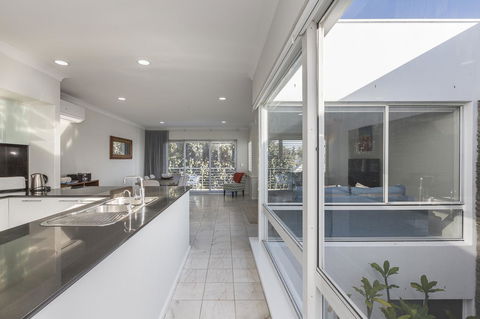Cottesloe Beach House II - Holiday Jervis Bay 3