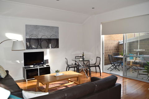 Central Executive Townhouse - Holiday Jervis Bay 1