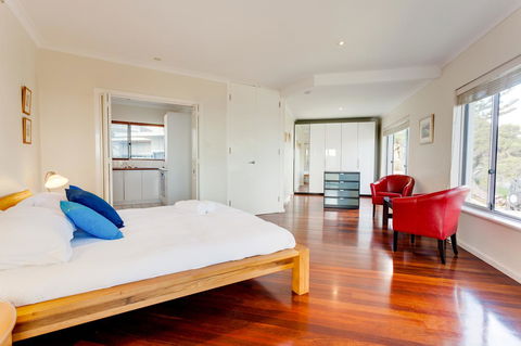 Cottesloe Contemporary Villa - Holiday Jervis Bay 4