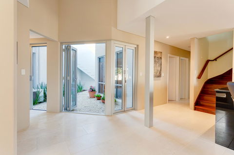 Cottesloe Contemporary Villa - Holiday Jervis Bay 11