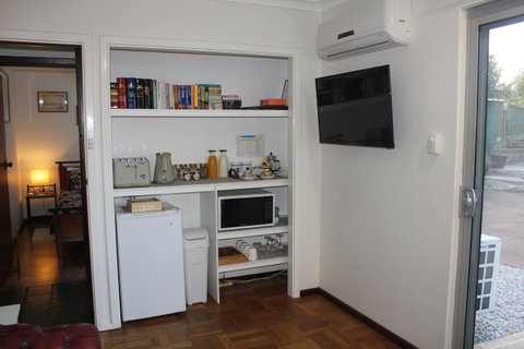 Jacaranda Hideaway Bed & Breakfast - Holiday Jervis Bay 4