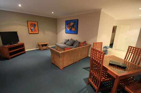 Bunbury Motel And Apartments - Holiday Jervis Bay 11
