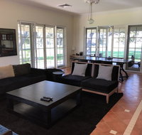 Caves Road Guest Houses - Holiday Jervis Bay