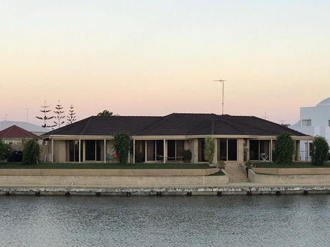LA ANCHOR ON THE CANALS (MANDURAH) - Holiday Jervis Bay 16