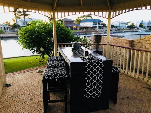 LA ANCHOR ON THE CANALS (MANDURAH) - Holiday Jervis Bay 9