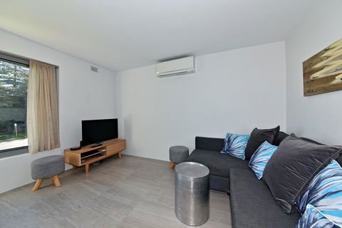 Cottesloe Apartment Close To Beach - Holiday Jervis Bay 10