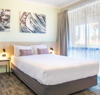 Nightcap at Wanneroo Tavern - Holiday Jervis Bay