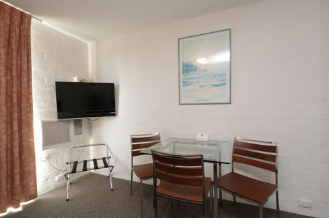 Atrium Hotel Mandurah - Holiday Jervis Bay 2