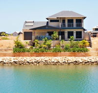 27 Corella Court - Exquisite Marina Home With a Pool and Wi-Fi - Holiday Jervis Bay
