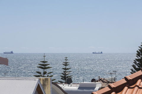 Cottesloe Marine Apartment - Executive Escapes - Holiday Jervis Bay 16