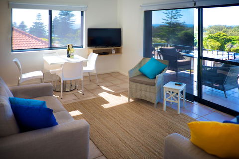 Cottesloe Marine Apartment - Executive Escapes - Holiday Jervis Bay 4