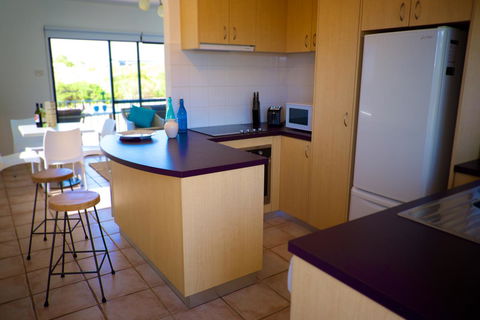 Cottesloe Marine Apartment - Executive Escapes - Holiday Jervis Bay 11