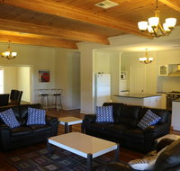 Burton Farmhouse - Holiday Jervis Bay