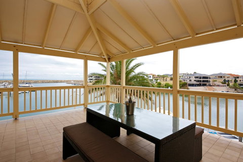 The Marina Hotel - Mindarie - Holiday Jervis Bay 7