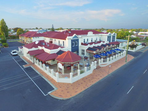Esplanade Hotel Busselton - Holiday Jervis Bay 13