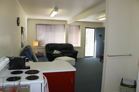 Old Pier Apartments - Holiday Jervis Bay 6