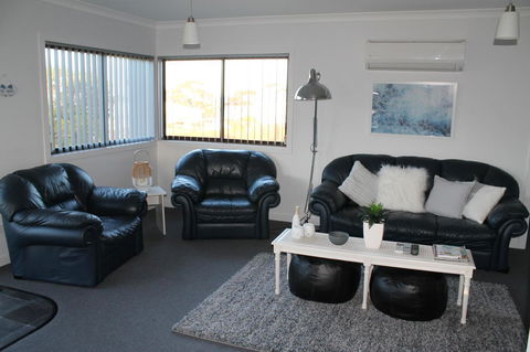 Bircoo Cottage Beach And Golf Getaway - Holiday Jervis Bay 7