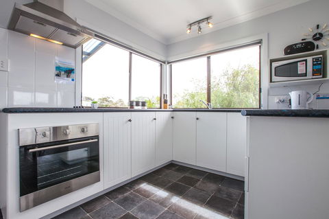 Bircoo Cottage Beach And Golf Getaway - Holiday Jervis Bay 3