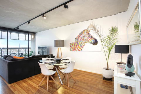 NGV Art Centre Retreat - StayCentral - Holiday Jervis Bay 0