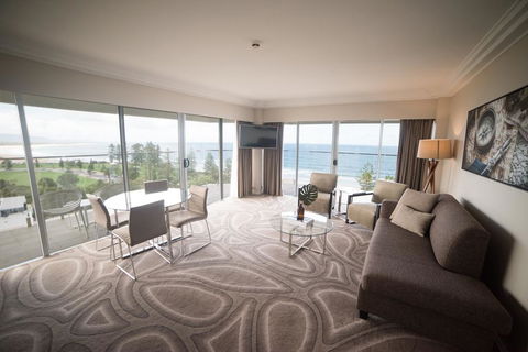 Novotel Wollongong Northbeach - Holiday Jervis Bay 1