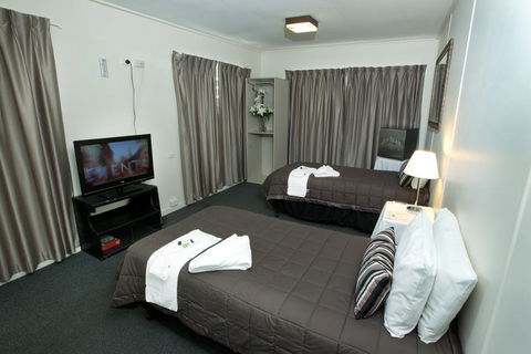O'Sheas Windsor Hotel - Holiday Jervis Bay 0