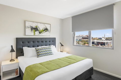 Oaks Brisbane Woolloongabba Suites - Holiday Jervis Bay 0