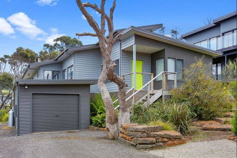OCEAN ESCAPE - The Ultimate Luxury Beach House - Holiday Jervis Bay 1