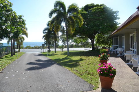 Ocean View Motel Bowen - Holiday Jervis Bay 2