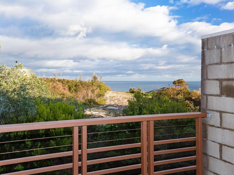 One Mile Ridge', 12a/26 One Mile Close - Stunning Views, Air Con, Infinity Pool - Holiday Jervis Bay 0
