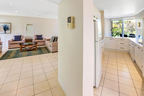 Paringa  -  Private Beachfront Apartments - Holiday Jervis Bay 2