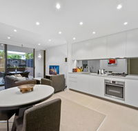 Peaceful Water-side Retreat With Huge Courtyard. - Holiday Jervis Bay