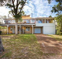 Pet Friendly 4 Bedroom Holiday Home - River Views - Holiday Jervis Bay