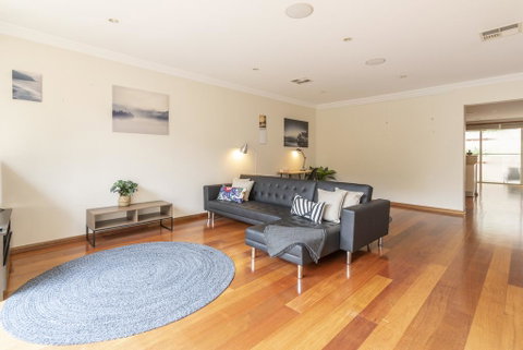 Pet Friendly Home Away From Home - Willoughby - Holiday Jervis Bay 2