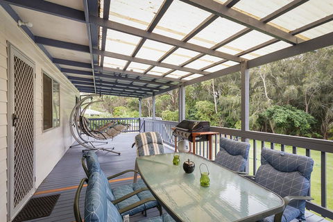 Pet-friendly Beach House @ Kianga - Holiday Jervis Bay 0