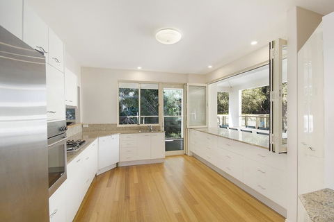 Prestigious House In Little Cove - 4 Baywoods - Holiday Jervis Bay 3