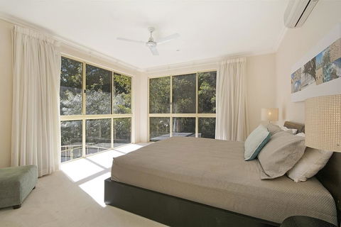 Prestigious House In Little Cove - 4 Baywoods - Holiday Jervis Bay 1