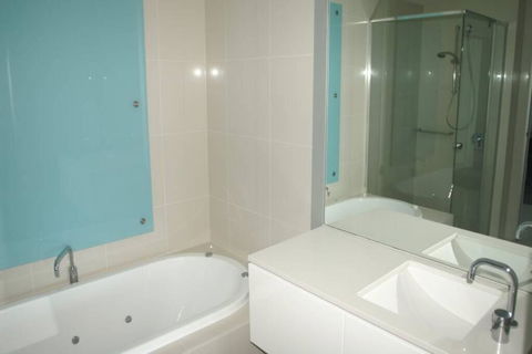 Q1 1 Bedroom Apartment On 30th Floor - Holiday Jervis Bay 2